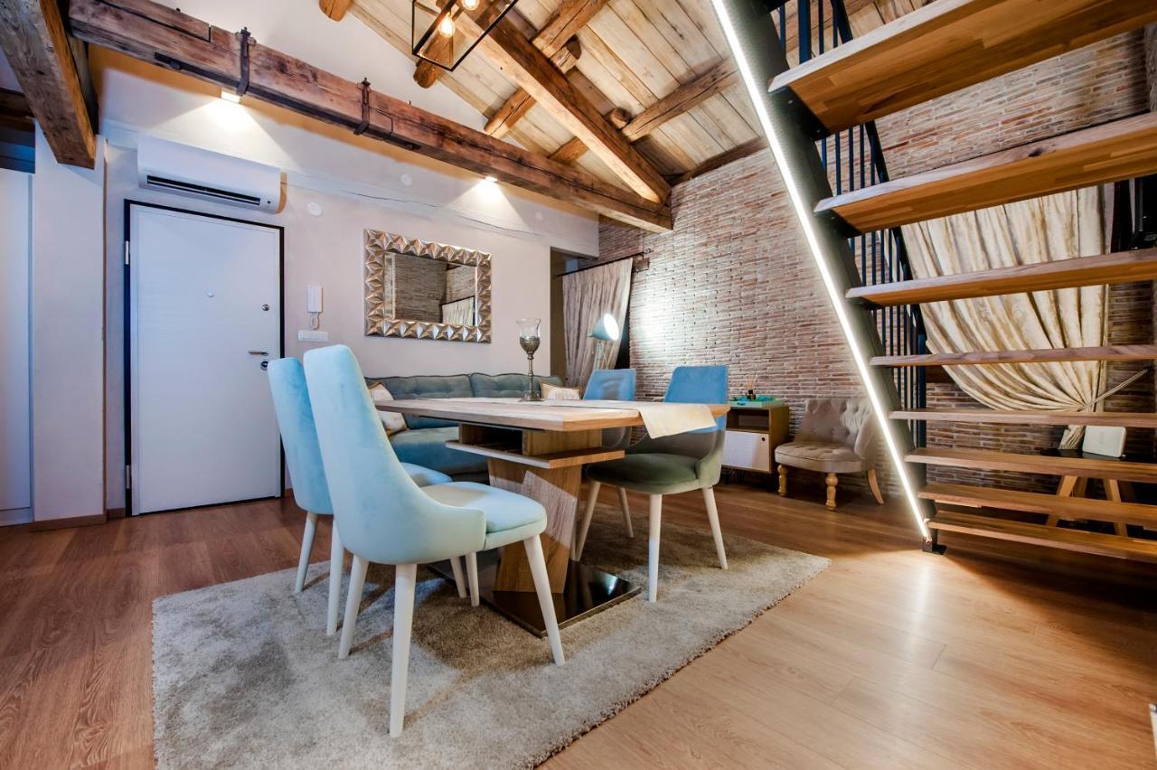 Apartments Casa De Amicis โรวีน ภายนอก รูปภาพ