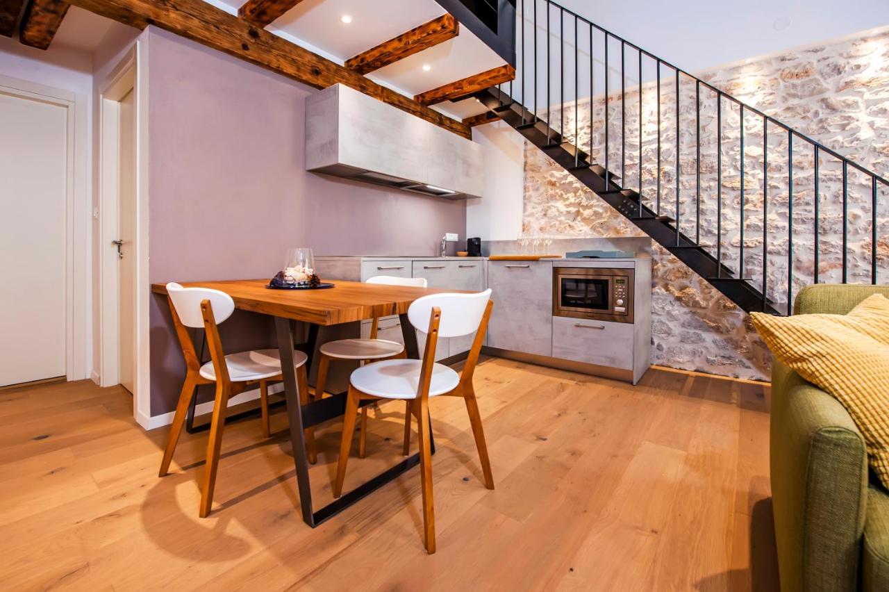Apartments Casa De Amicis โรวีน ภายนอก รูปภาพ