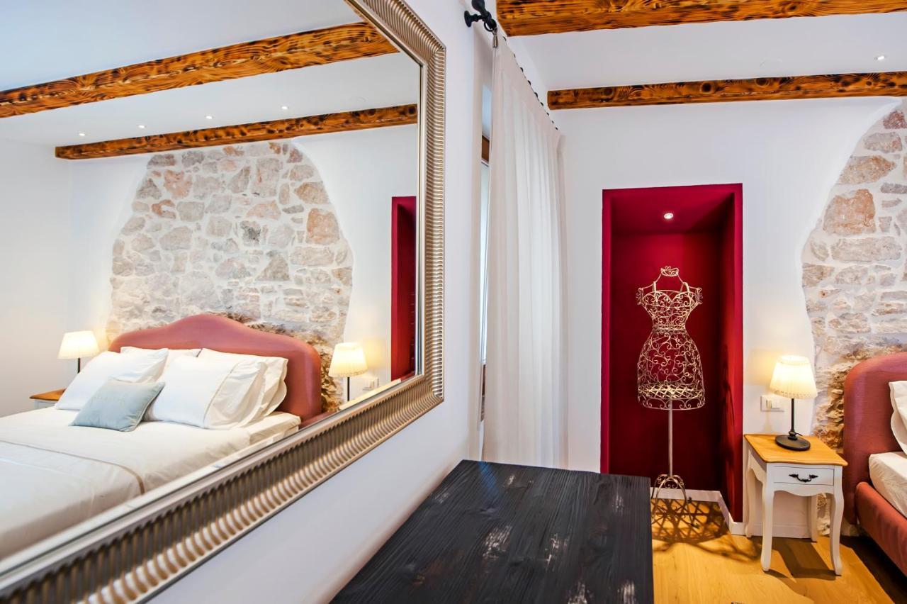 Apartments Casa De Amicis โรวีน ภายนอก รูปภาพ