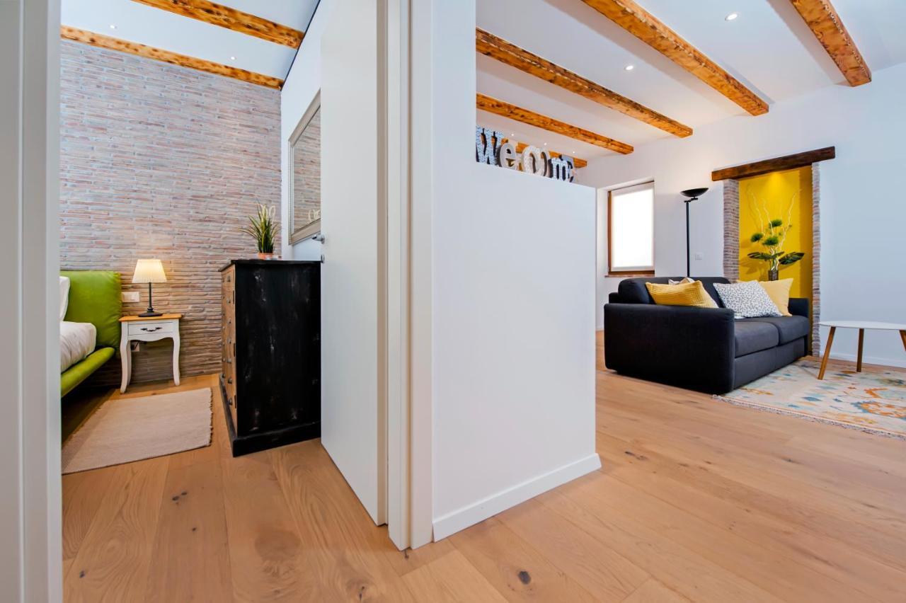 Apartments Casa De Amicis โรวีน ภายนอก รูปภาพ