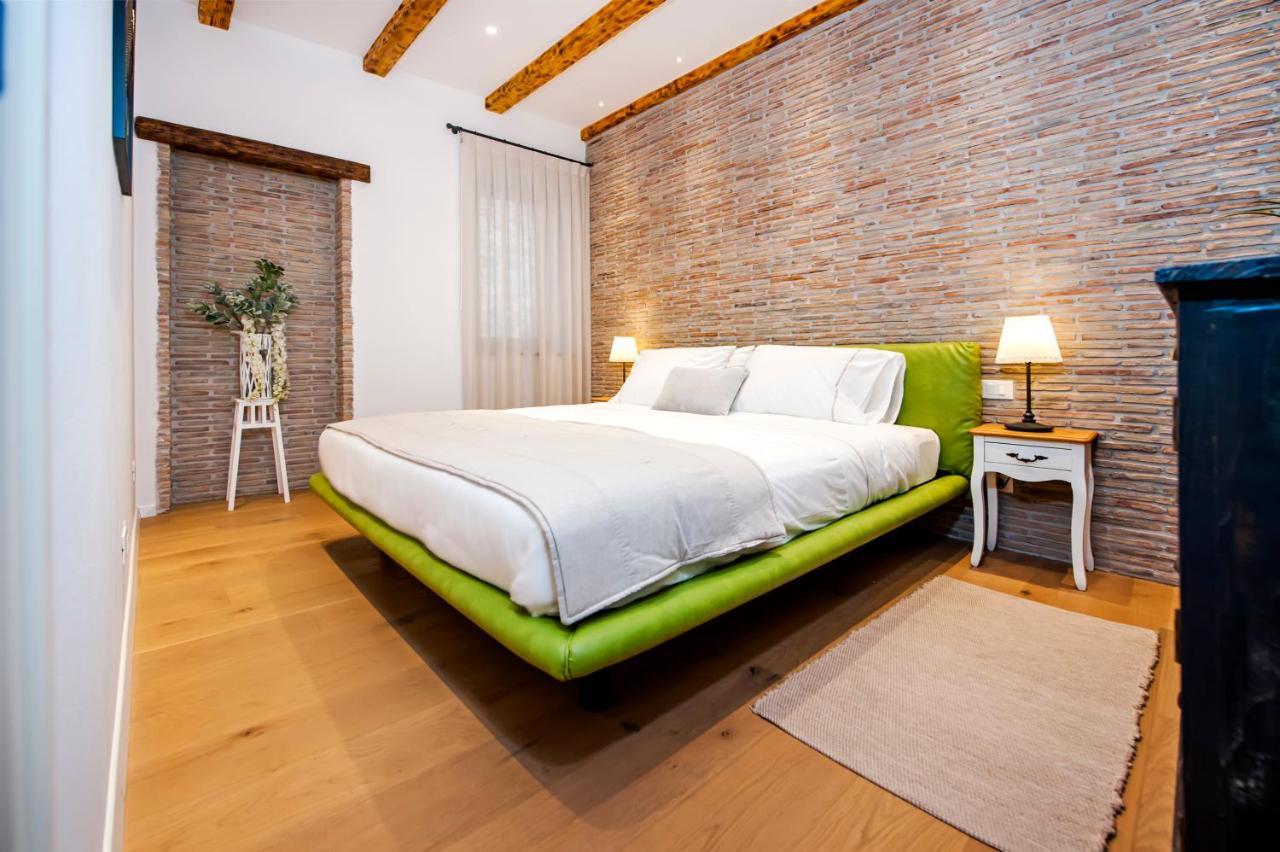 Apartments Casa De Amicis โรวีน ภายนอก รูปภาพ