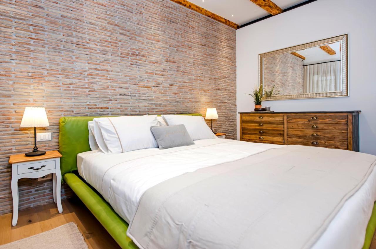 Apartments Casa De Amicis โรวีน ภายนอก รูปภาพ