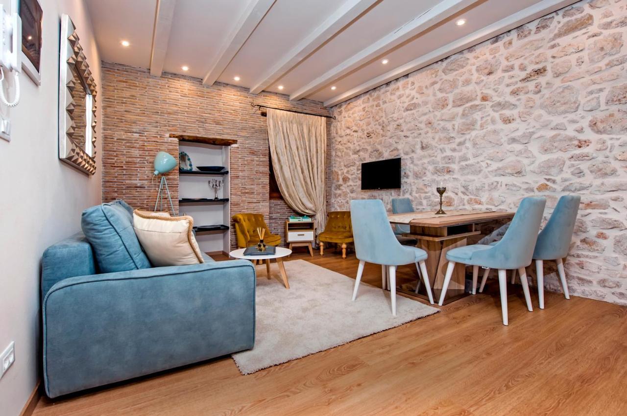 Apartments Casa De Amicis โรวีน ภายนอก รูปภาพ