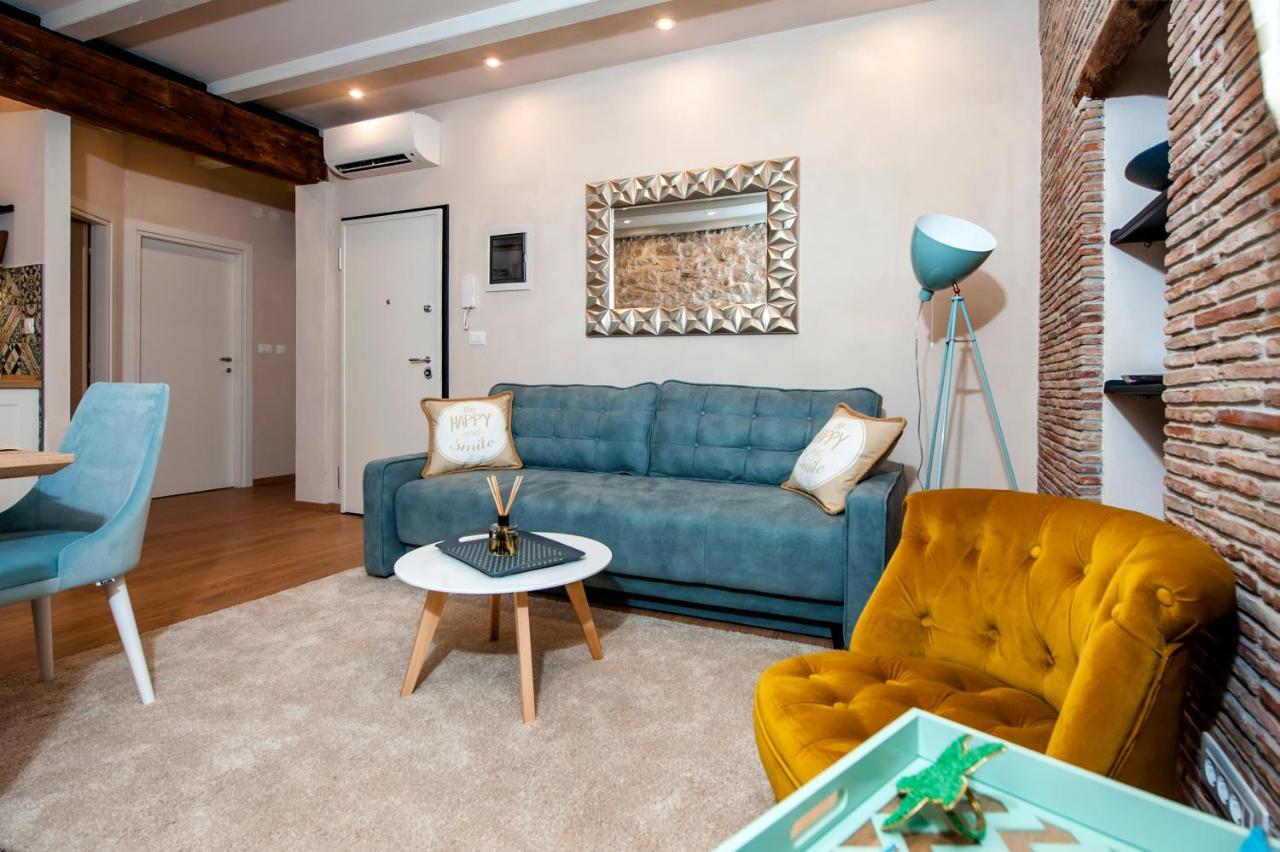 Apartments Casa De Amicis โรวีน ภายนอก รูปภาพ